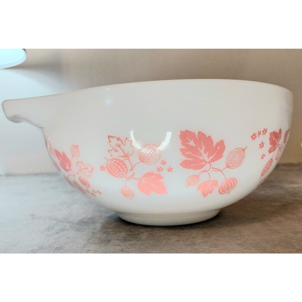 Vintage Pyrex Pink Gooseberry Cinderella Mixing Bowl #443 2.5 Quarts Mid Century - Picture 3 of 16